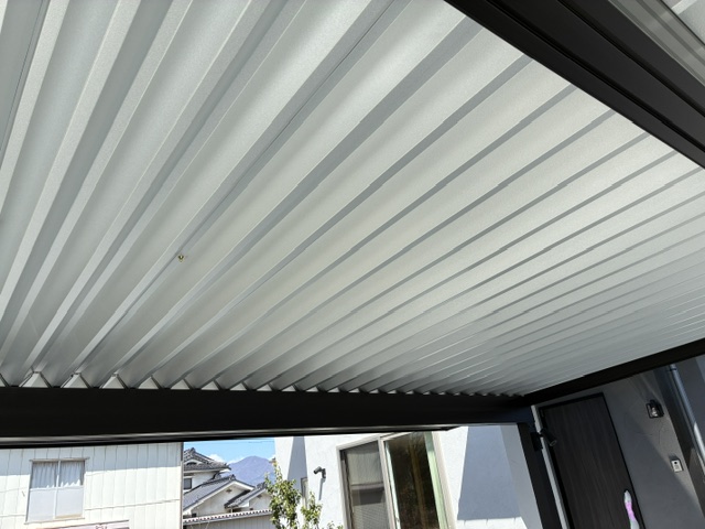 ＹＫＫ　カーポート　屋根の色 (3)