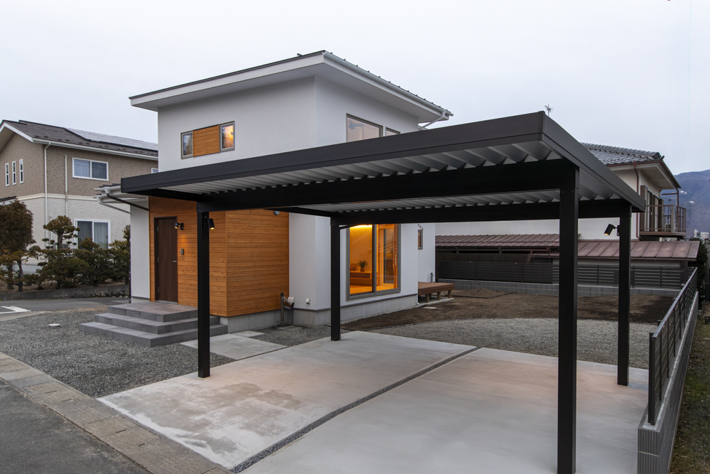 キッチンを中心に回遊動線、室内物干しと収納計画で日々を快適に暮らす住まい
