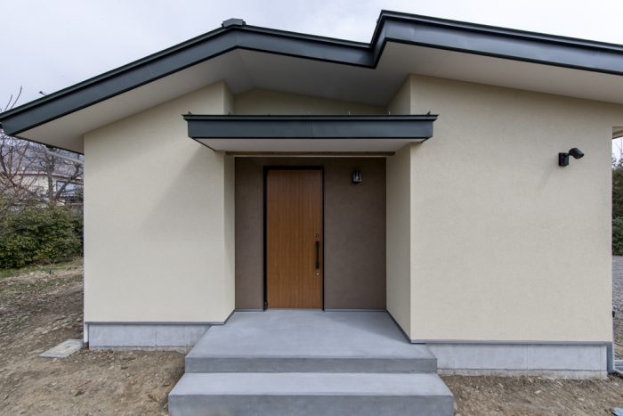 焙煎コーヒーの香る家事がはかどり、猫と暮らすくつろぎの平屋