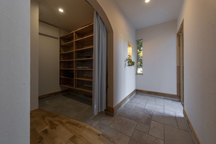 薪ストーブとロフトで楽しむ、八ヶ岳を望むロケーションハウス