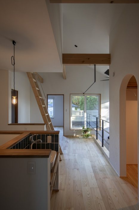 薪ストーブとロフトで楽しむ、八ヶ岳を望むロケーションハウス