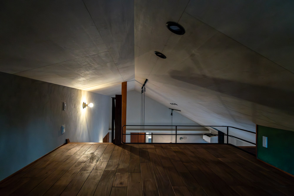 森を見てコーヒーを愉しむ暮らし。ロフトと小上がり和室のある薪ストーブライフの住まい