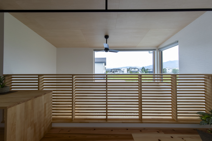 陽の当たるパッシブ設計で省エネ、木の香る収納計画と家事ラク動線の住まい