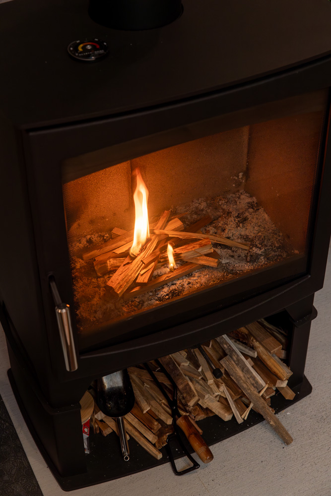 暮らしの変化を愉しむ薪ストーブのある住まい