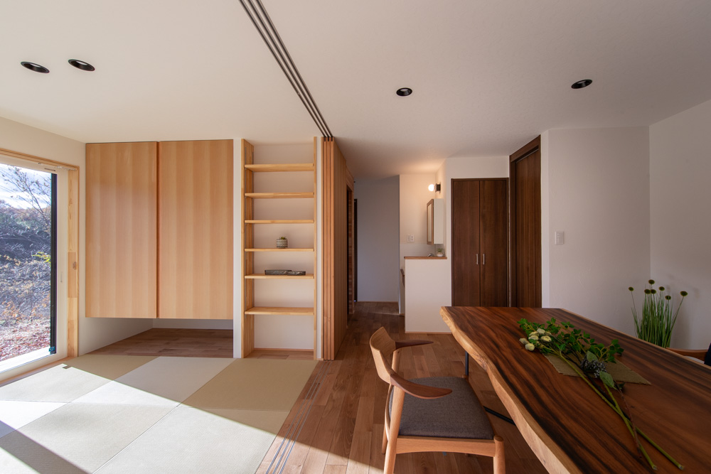 暮らしの変化を愉しむ薪ストーブのある住まい