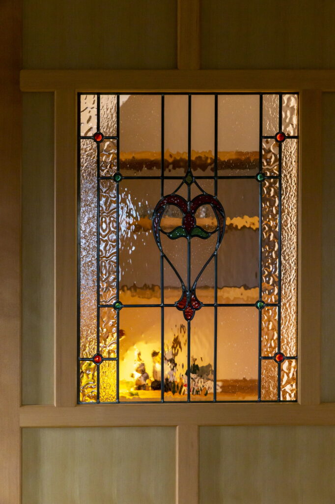 無垢材と薪ストーブで暮らす、ネコもくつろぐリノベーションハウス