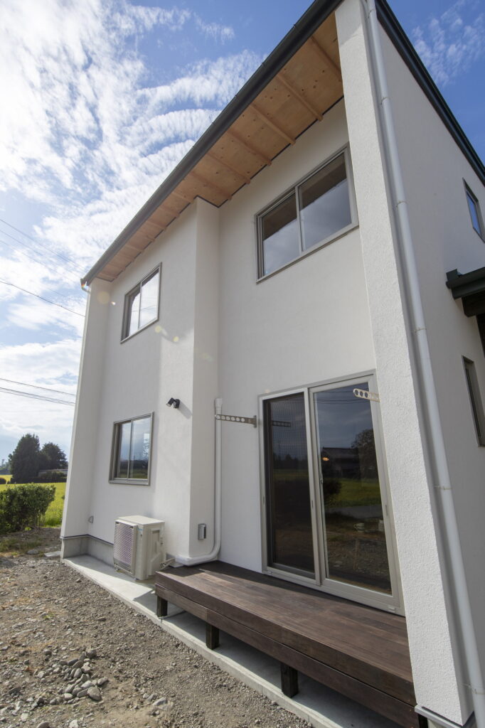 夕食はコタツで団らん、家族を感じられる住まい