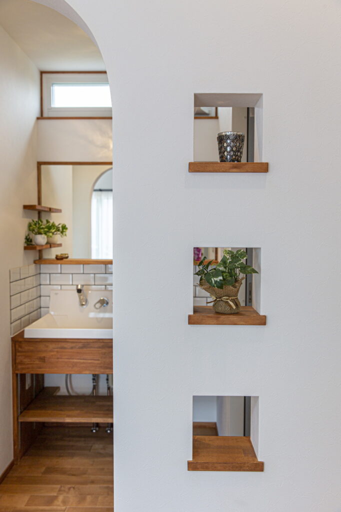 朝、タタミでストレッチできる室内物干しのある家事楽な家