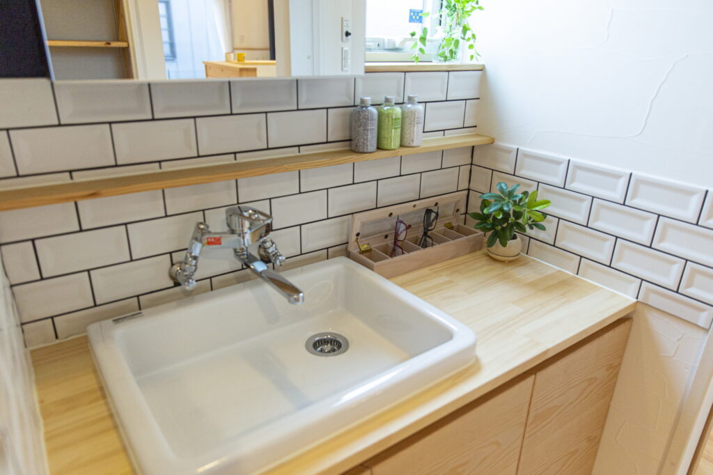 薪ストーブと漆喰塗り壁で暮らす自然派　隣棟型２世帯の住まい（２期工事）