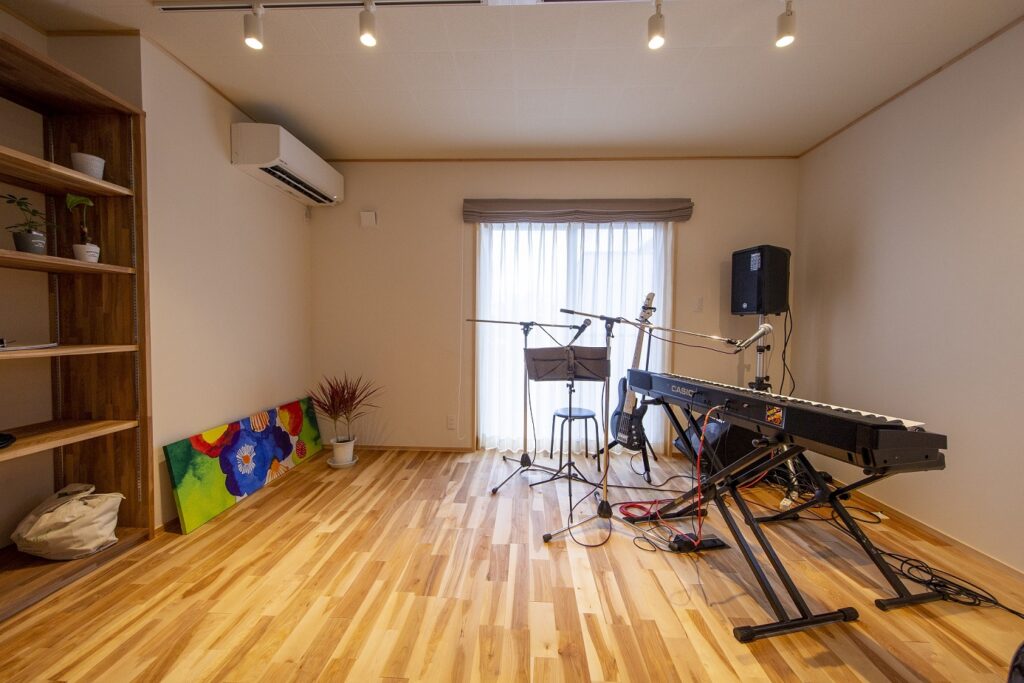 音楽室と書斎のある住まい　将来は平屋として暮らせる家