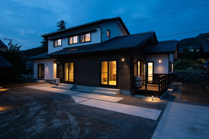 畳を大切にした「和」の佇まい　高耐震+免震の住まい