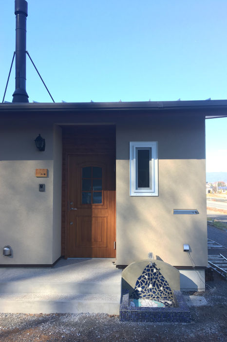 夫婦とネコとほんわか暮らす薪ストーブライフの住まい