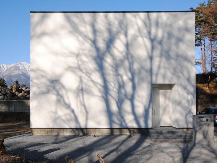 シンプルに住まう　白を基調とした住まい