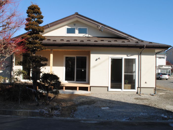 庭を活かして建替た暖かい平屋の住まい