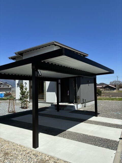 カーポートの屋根の色　～YKK　ジーポートｐｒｏ～